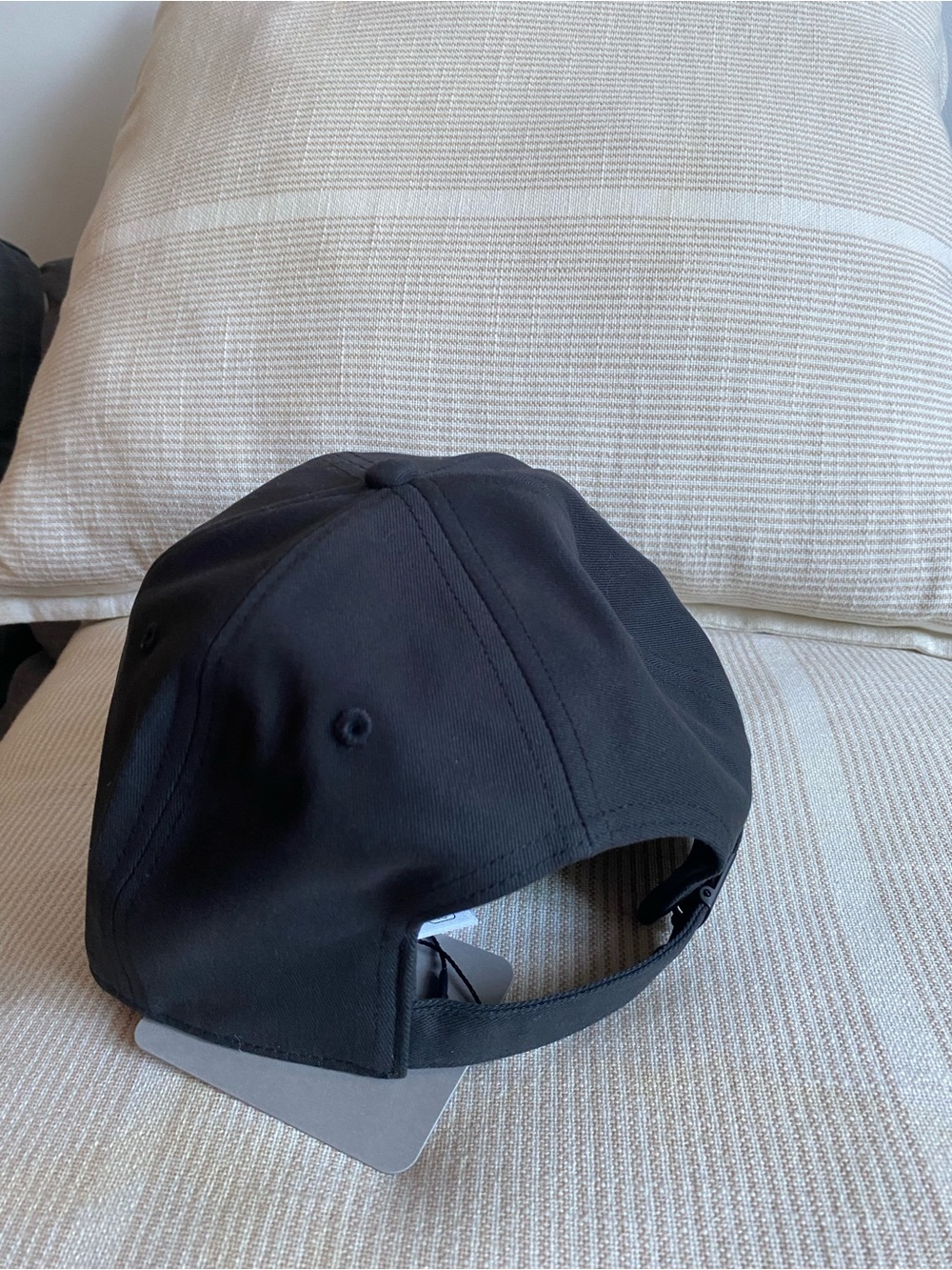 NWT Canada Goose Hat - Picture 3 of 4